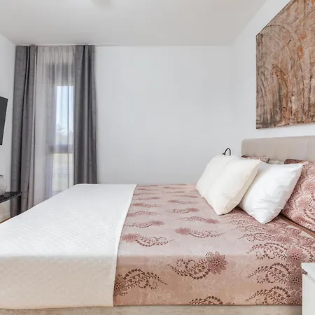 3 Bedroom In Holiday home